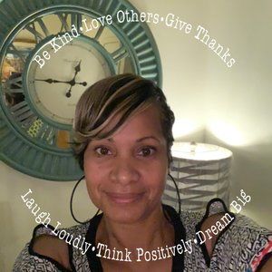 Meet your Posher, Felicia